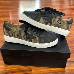 Camo star sneakers